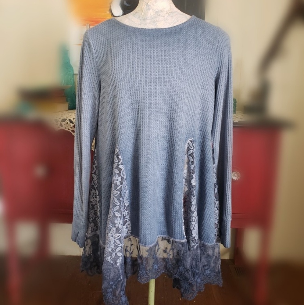 Thermal lacey top - Picture 1 of 3